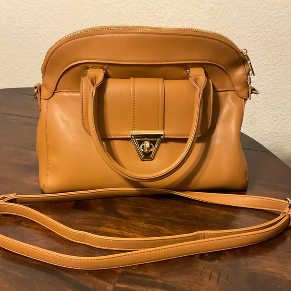 WOMEN’S HANDBAGS - Picture 2 of 5